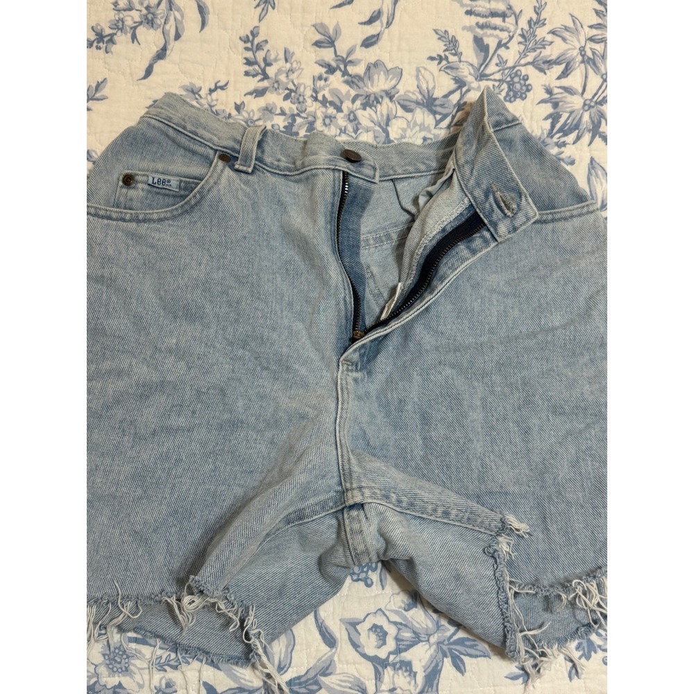 Vintage Lee High Waisted Denim Shorts Light Wash Raw Hem Cutoffs 28" Waist USA - Picture 4 of 8
